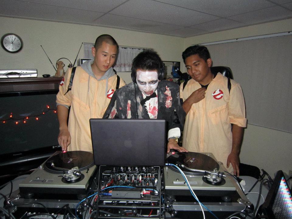 307205_546749829056_1017168539_n